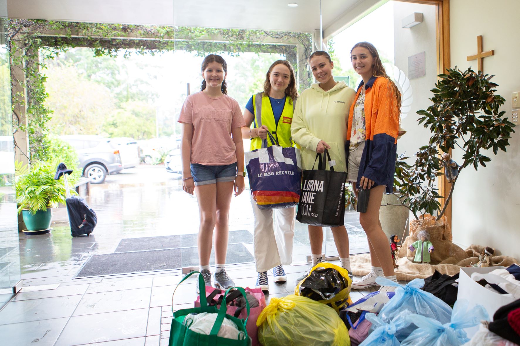 Flinders students and flood donation