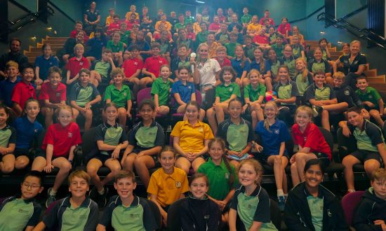 Taylor McKeown visiting Coomera Anglican College Year 5 students