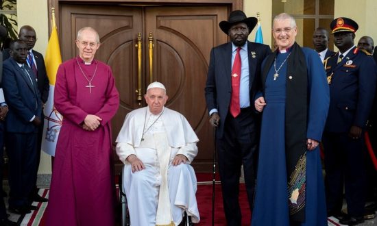 Archbishop Welby, Pope Francis and Dr Greenshields with President Kiir of South Sudan